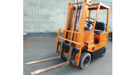 CARRELLO ELEVATORE MARCA KOMATSU PORTATA 15 Q.LI